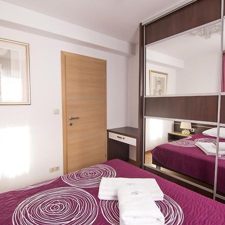 Apartments Villa Novak 1 Donji Okrug  Chambre photo